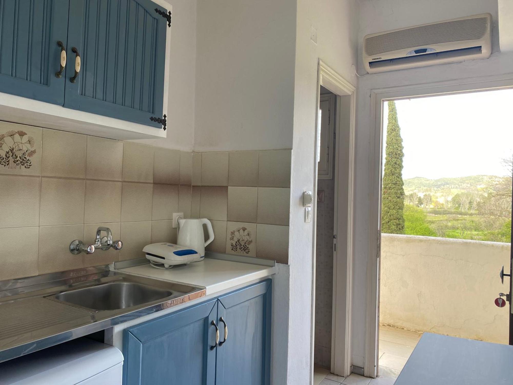 Navy Apartment With Mountain View &Private Parking Vatos Exterior photo